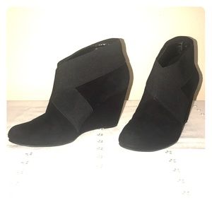 BCBG Generation wedge ankle boots